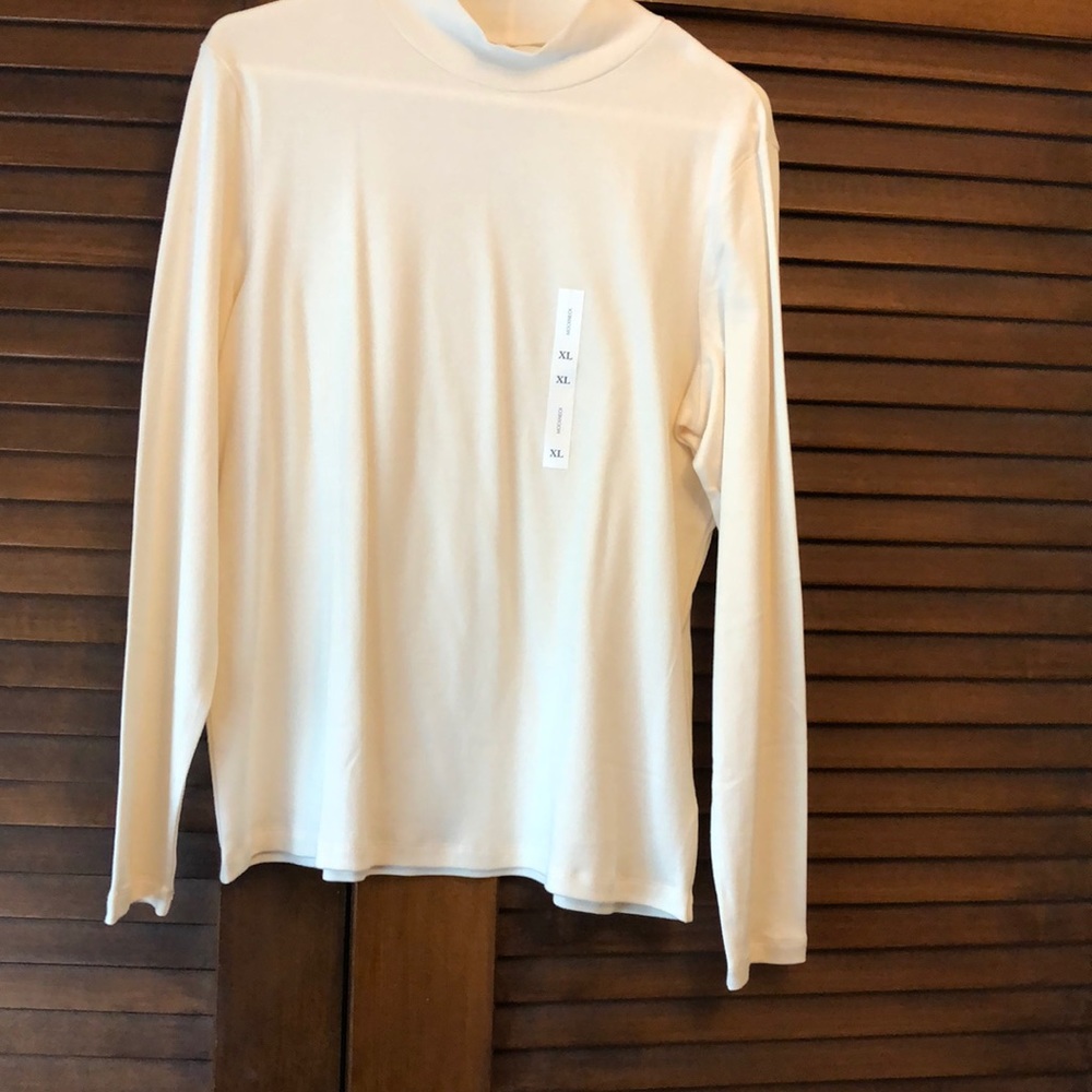 CLASSIC TUNIC. NWT